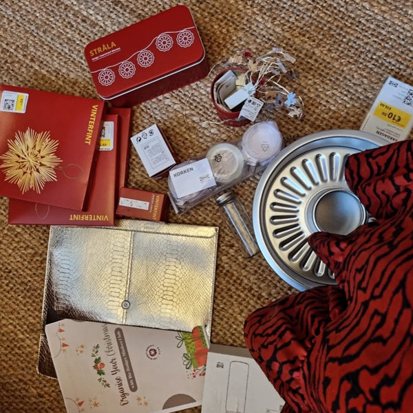 Navigating a Mindful Christmas: Gift-Giving, Budgeting, and Reconnecting